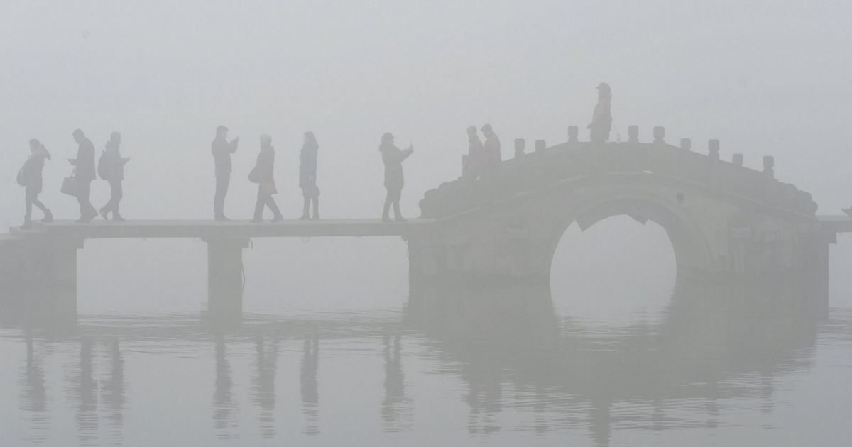 Deadly Smog is Choking Beijing And Grounds Flights Amid Environmental Disaster