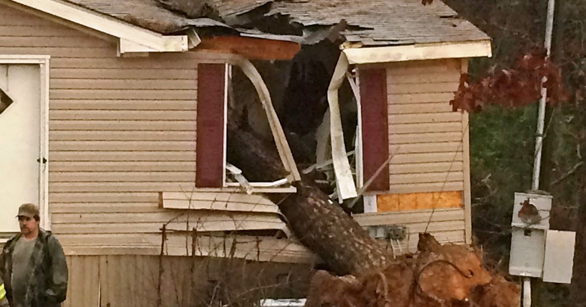 Summer Tornado in December Kills 14: But Climate Is ‘No Problem”