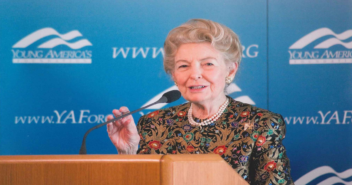 Irrelevant Dinosaur Phyllis Schlafly To Endorse Donald Trump