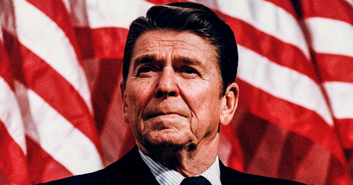 How Did Reagan Help CEOs Get Richer & Richer? – Thom Hartmann Program