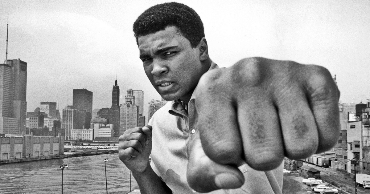 R.I.P. Muhammad Ali – Why Do We ‘Sanitize’ Our Heroes? – Thom Hartmann Program