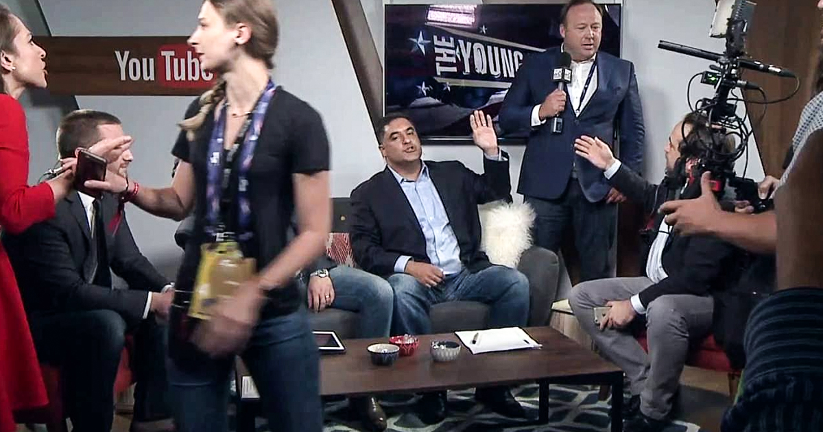 Alex Jones Gets More Than He Bargained For After Confronting Cenk Uyger – The Young Turks