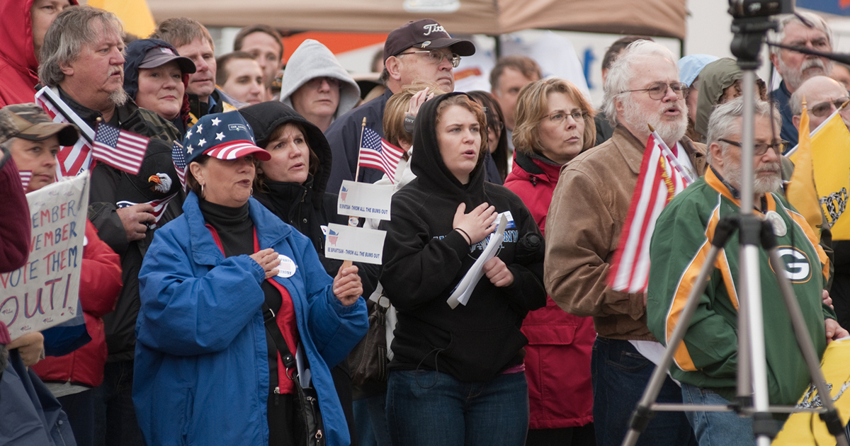 Why Would Any Person of Color Want to Stand For The National Anthem? – Thom Hartmann Program