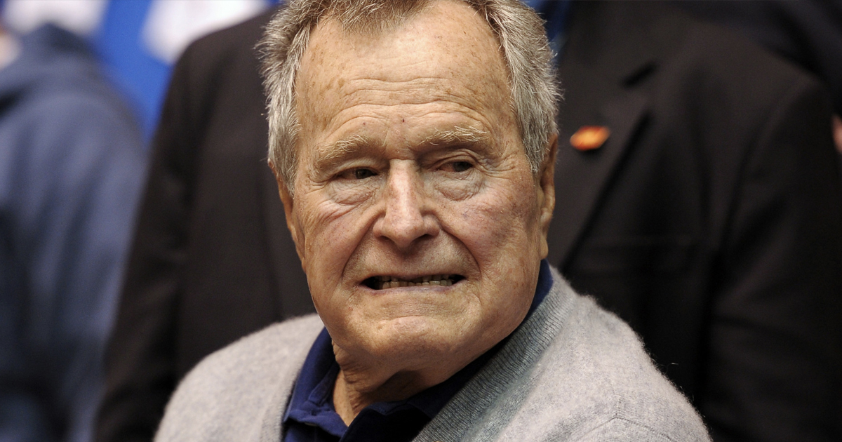 George H.W. Bush Will Be Voting for Hillary Clinton in November