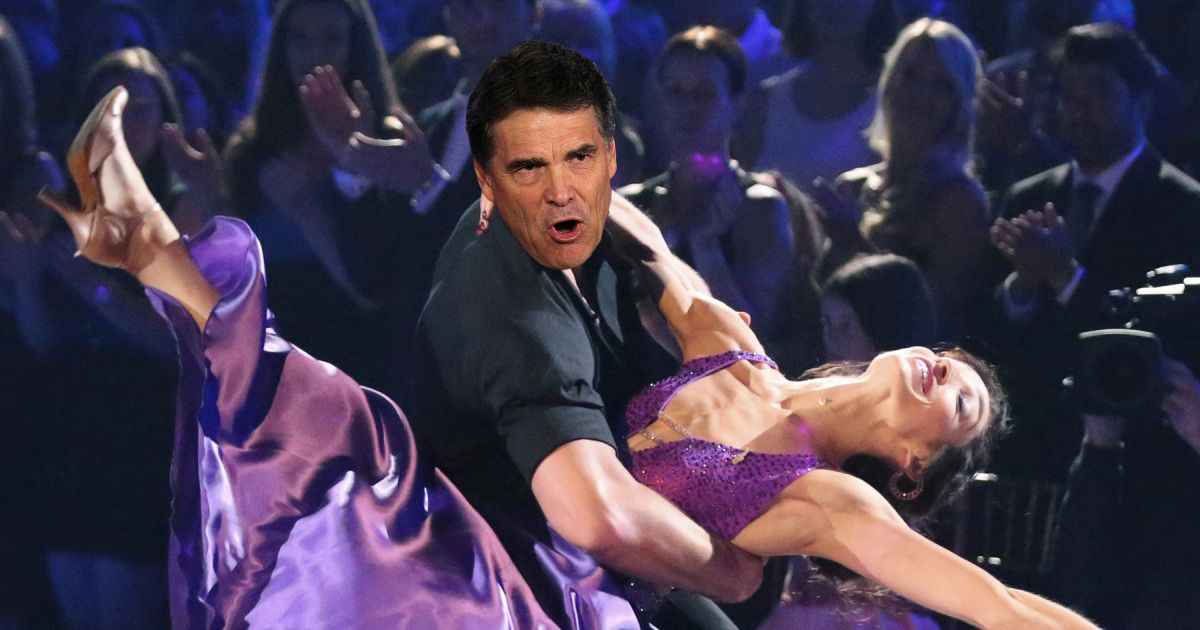 Failed Governor Rick Perry Puts on His Dancing Shows for “Dancing With The Stars”