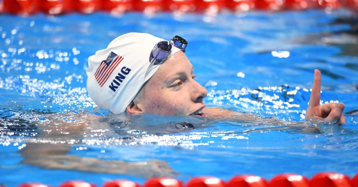 Like ‘Rocky’, but With Women and A Big Chlorine-Filled Pool: American Swimmer Celebrates Victory Over Doped Russian Opponent