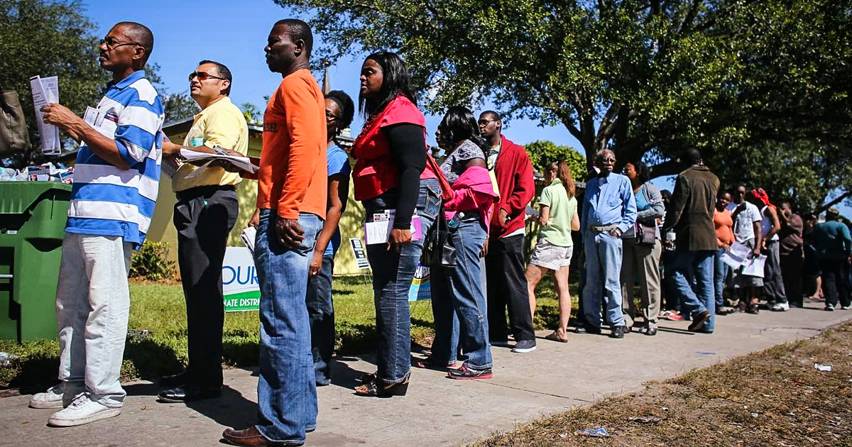 Study: Black People Wait Twice As Long as White People to Vote – David Pakman Show