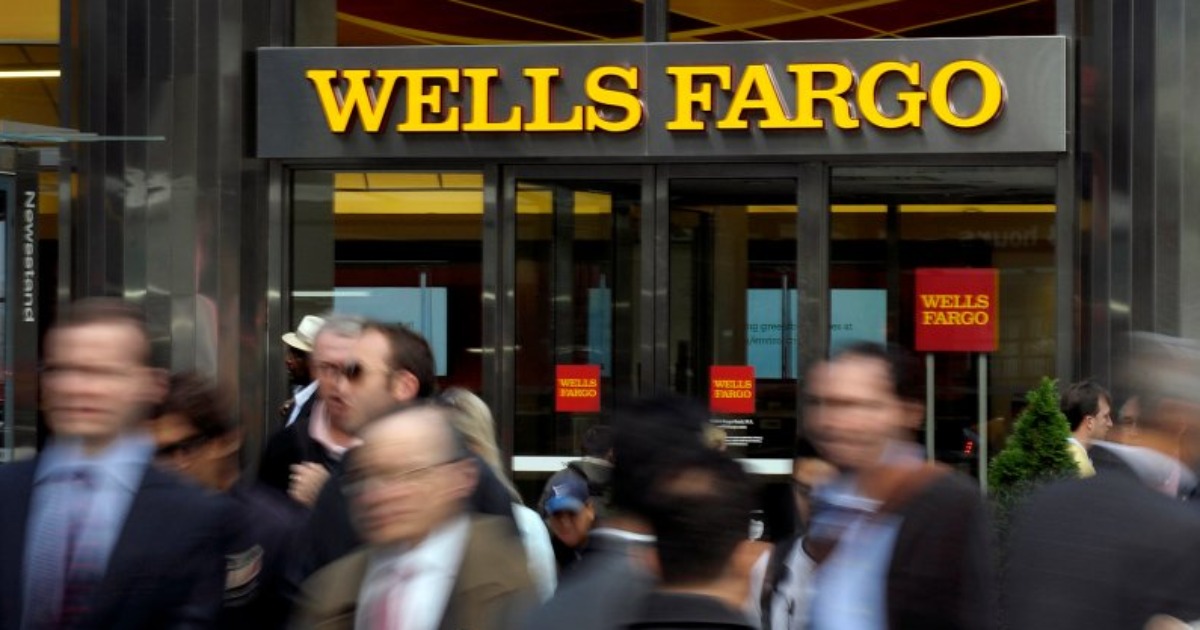 Wells Fargo Executive Responsible for Fraud to Receive $125M While Her Underlings Were Fired – Benjamin Dixon Show