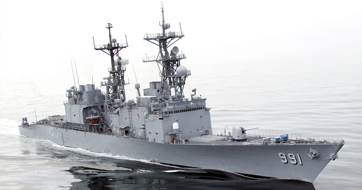 U.S. Navy Destroyer Targeted by Missiles from Yemen – Benjamin Dixon Show