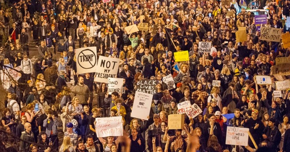 We Can’t Let The Media Ignore The Anti-Trump Protests! – Thom Hartmann Program