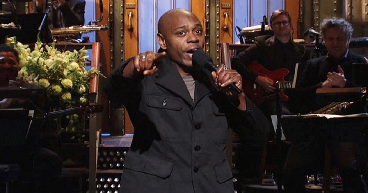 Welcome Back Dave!: Chappelle Returns to TV on SNL & Gives Powerful Monologue on Trump Win