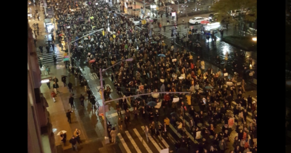 Massive Anti-Trump Protests Rage on Through The Night Nationwide