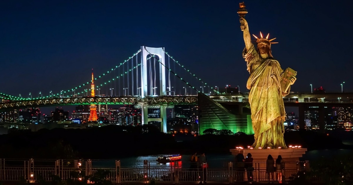 Shortly Before International Women’s Day: Statue of Liberty Goes Dark in Powerful Symbolism