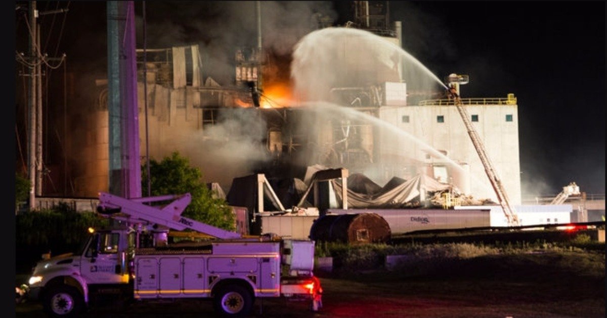 Corn Processing Plant Explodes in Wisconsin Killing 1, Injuring 11